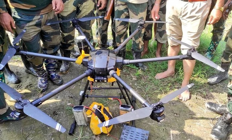 পাকিস্তানি ড্রোন সহ হেরোইন উদ্ধার ভারতীয় সেনার