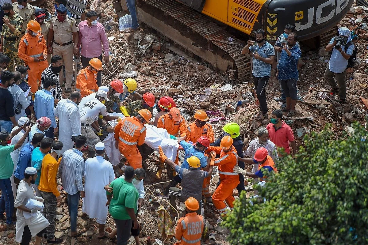 মহারাষ্ট্রের রায়গড়ে ভয়াবহ ধস, মৃত ১৫ আহত বহু... ক্ষতিপূরণের ঘোষণা শিন্ডে সরকারের