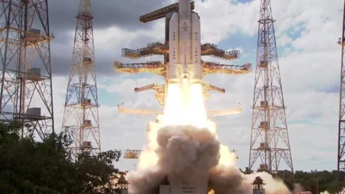 Breaking:  ঐতিহাসিক মুহূর্তের সাক্ষী ভারত, 3..2..1.. লঞ্চিং প্যাড থেকে উড়ে গেল চন্দ্রযান-৩