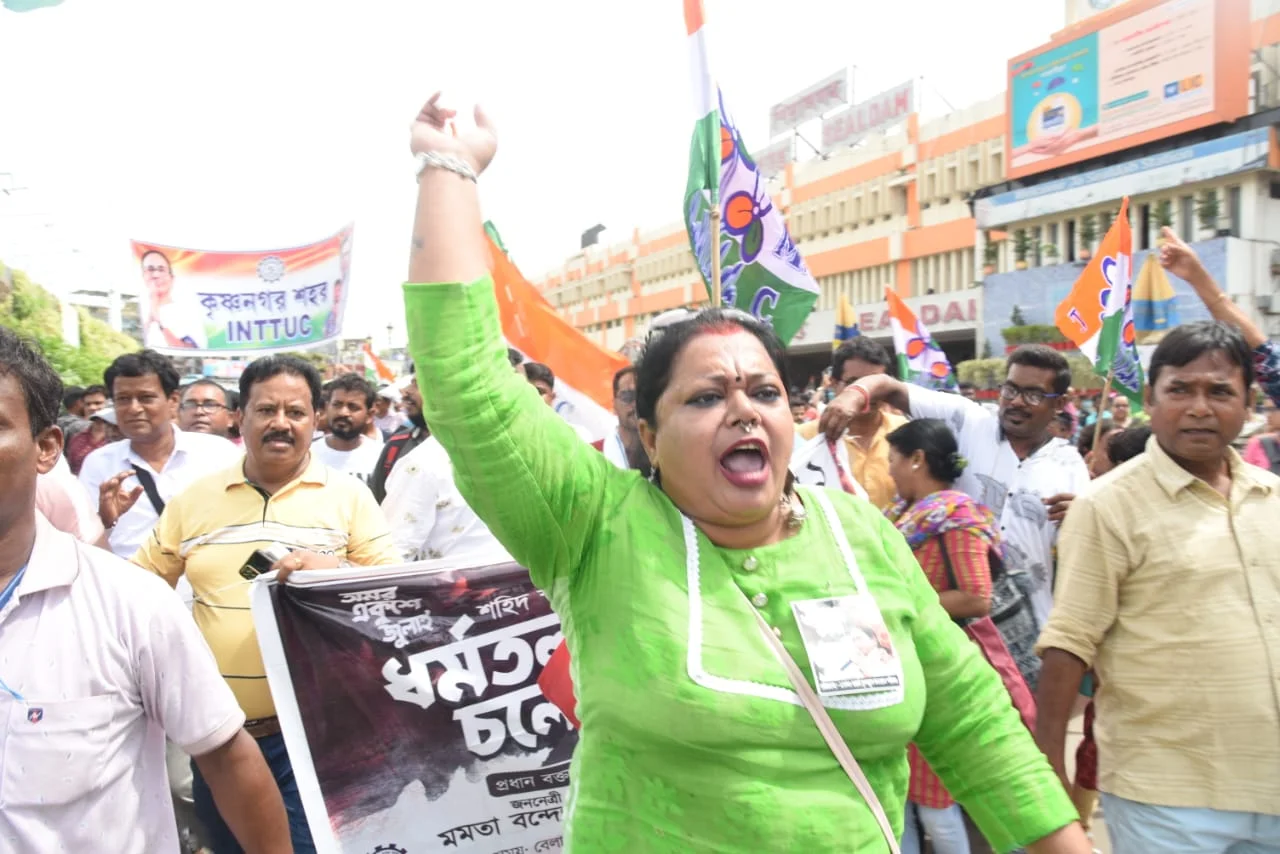 ২১ জুলাই আবেগে ভাসছে তিলোত্তমা, জন সমুদ্র কলকাতার রাজপথ