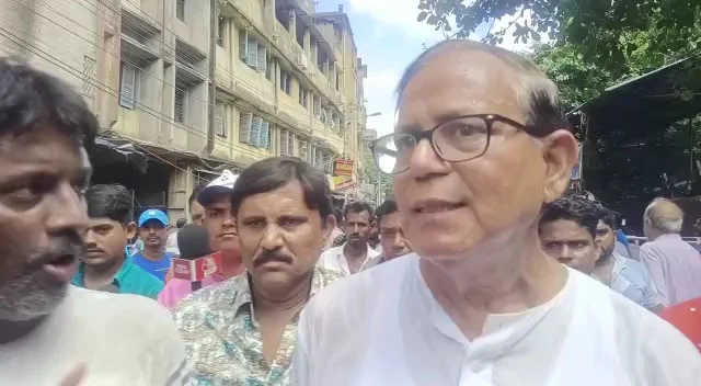 পোড়া হাটের ব্যবসায়ীদের হাটেই পুনর্বাসন সহ ক্ষতিপূরণের দাবি সেলিমের  