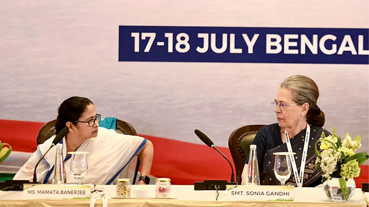 Breaking: ‘ইন্ডিয়া বনাম বিজেপি’ বেঙ্গালুরুতে বৈঠক শেষে মোদিকে চ্যালেঞ্জ মমতার      