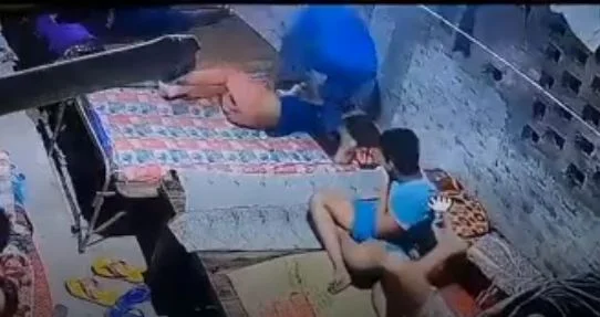 আবাসিক স্কুলে অমানবিক ঘটনা, ঘুমন্ত ছাত্রের বুকে উঠে মারধর অধ্যক্ষের