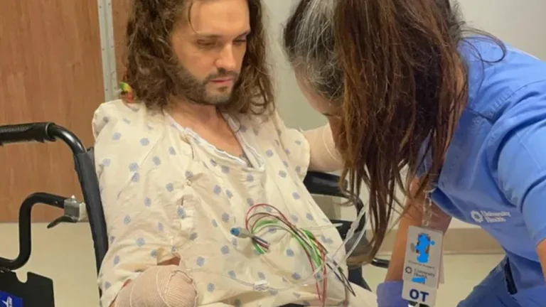 বিষাক্ত মাছির কামড়ে হাত-পায়ের অংশ কেটে বাদ মার্কিন যুবকের