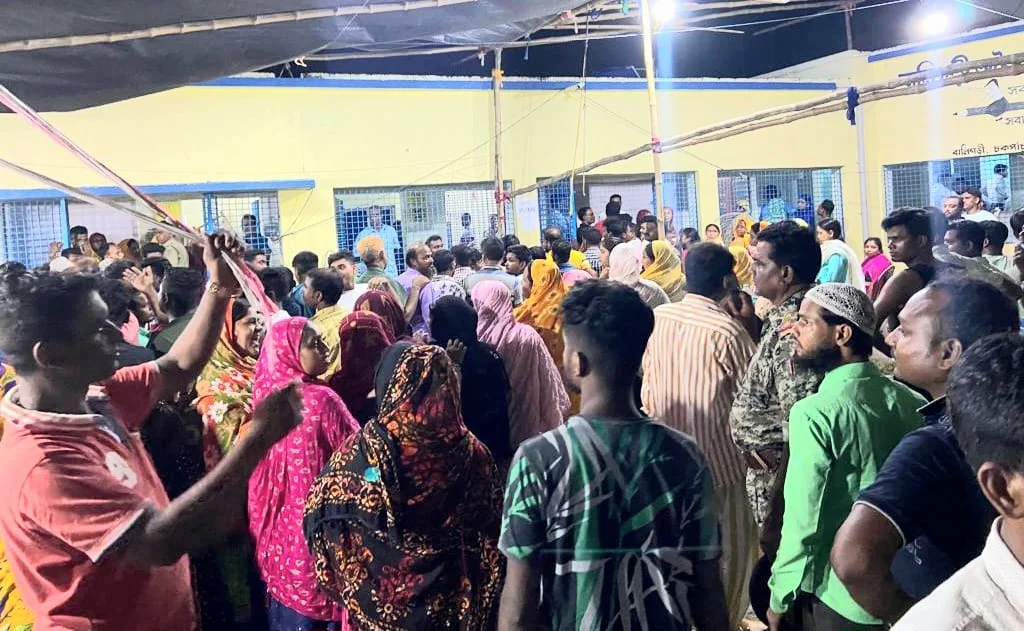 কিছু বিক্ষিপ্ত ঘটনা ছাড়া রাজারহাটে নির্বিঘ্নে পঞ্চায়েত ভোট