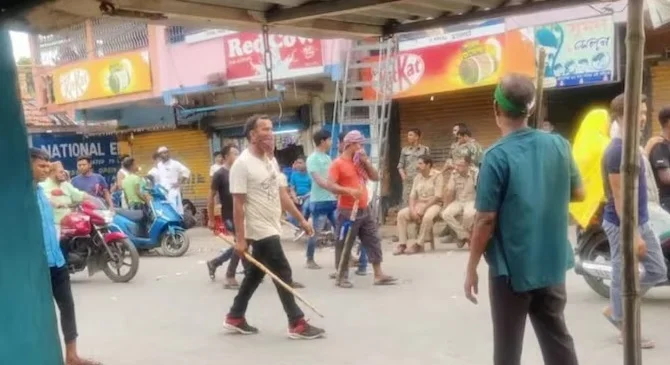 অশান্তির আবহে চলছে পঞ্চায়েত ভোট:  দফায় দফায় উত্তেজনা,  নিহত ৪ তৃণমূল কর্মী