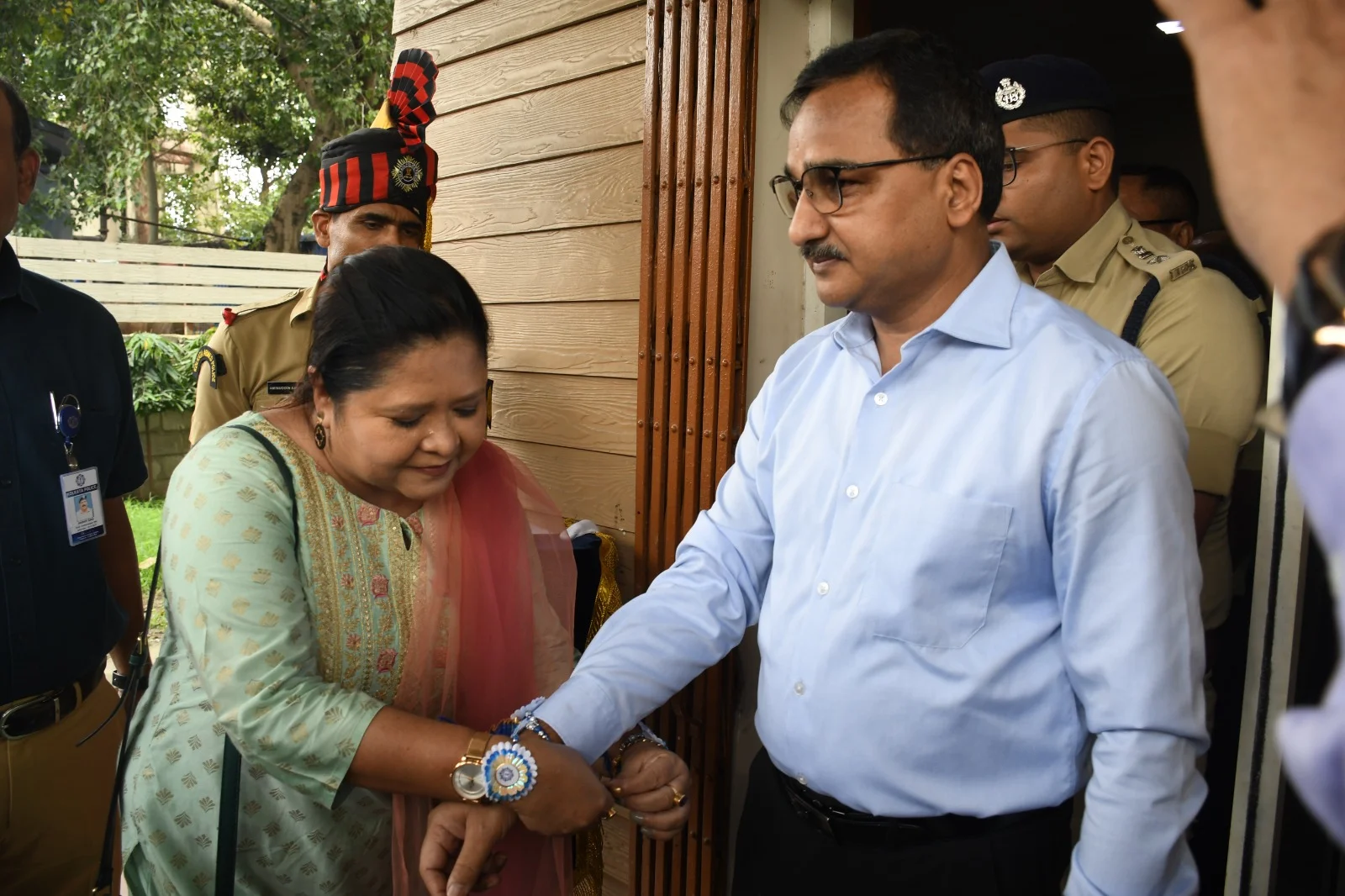 কলকাতা পুলিশের উদ্যোগে রাখি বন্ধন উৎসব