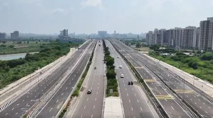 ডিসেম্বরে উন্মুক্ত হবে দেশের প্রথম উন্নত দ্বারকা এক্সপ্রেসওয়ে, যান চলাচলে ব্যাপক উন্নতির আশা গড়করির