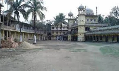 অসমে তালা লাগানো হল বদরপুরের ঐতিহ্যবাহী দারুল হাদিস মাদ্রাসায়