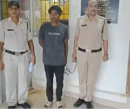 স্বামীকে খুন করে স্ত্রীকে ধর্ষণ বছর ২১-এর যুবকের  