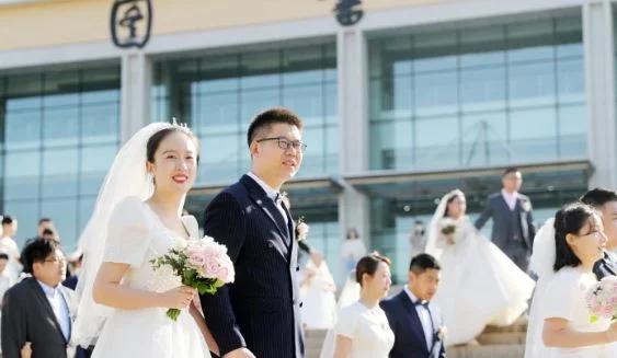 কমছে জন্মহার, কম বয়সে বিয়ে করলেই পুরস্কার চিনে!