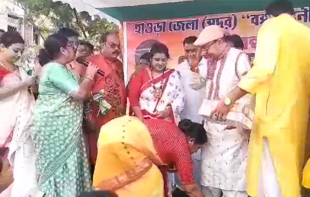 তৃণমূল মহিলা কংগ্রেসের উদ্যোগে হাওড়ায় রাখীবন্ধনে উৎসবের মেজাজ