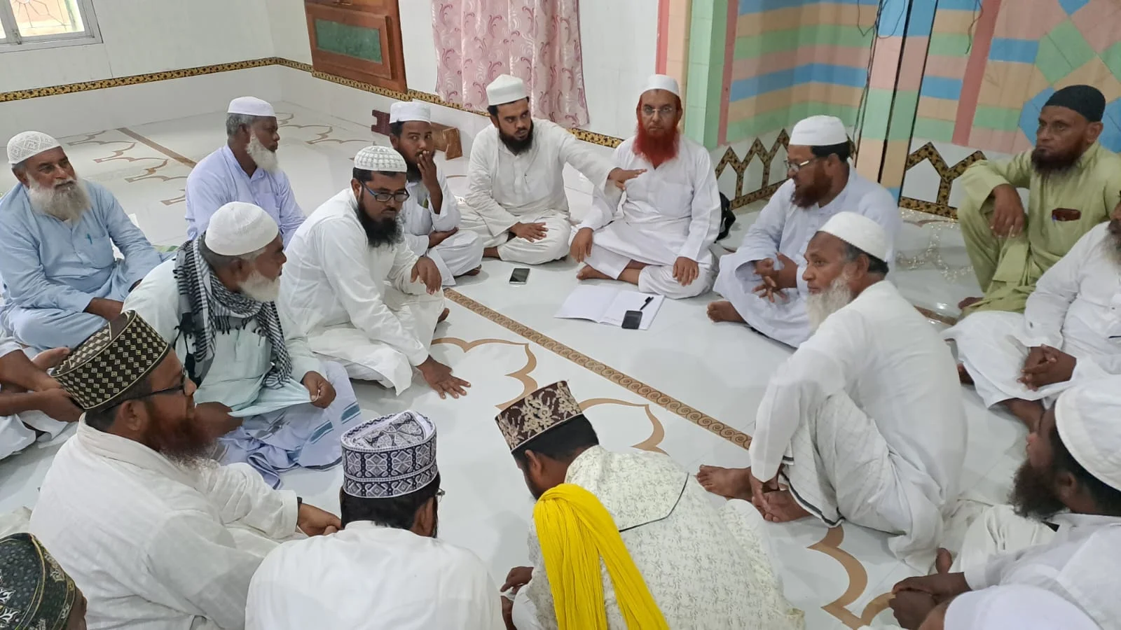 কলকাতার নেতাজি নেতাজি ইনডোর স্টেডিয়ামে প্রথম ইমাম সমাবেশে জন্য বীরভূম ইউনিটের প্রস্তুতি বৈঠক