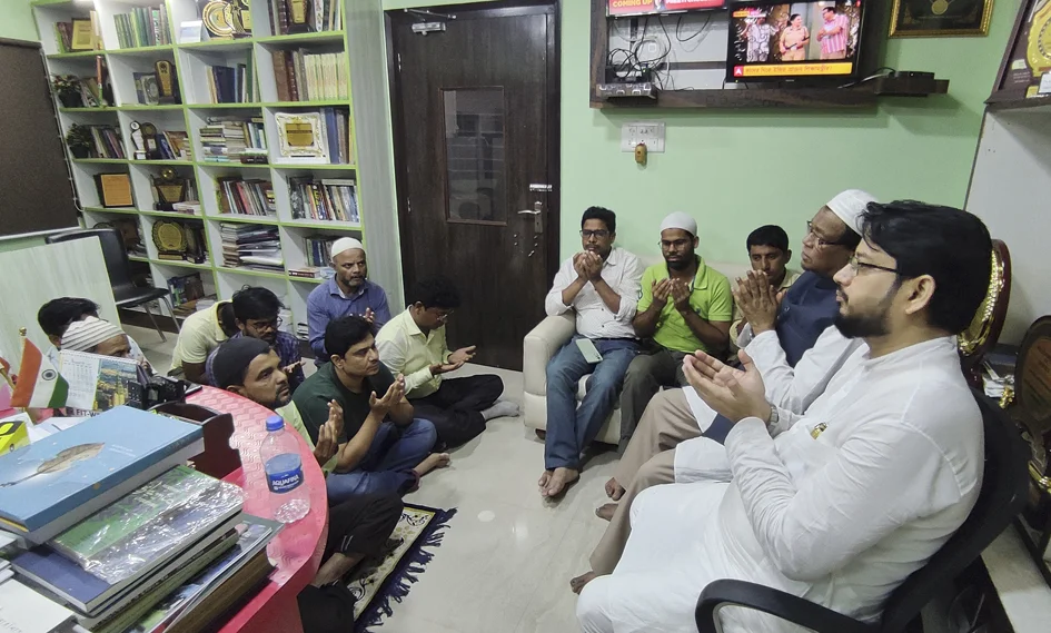 অসুস্থ ড. মনজুর আলম, বিভিন্ন স্থানে তাঁর সুস্থতার জন্য হচ্ছে দোয়া