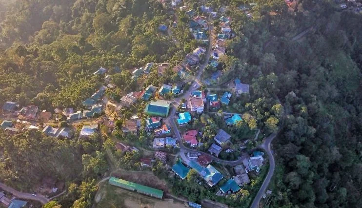 নির্বিচারে গাছ ও পাহাড় কাটার অভিযোগ, ত্রিপুরার পাহাড়ে বড়সড় ফাটলে আতঙ্কে বাসিন্দারা