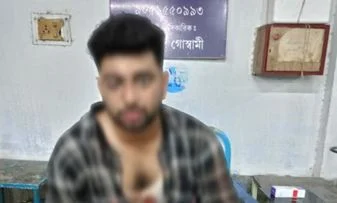 জুনিয়র আইনজীবীকে মারধর, আদালতে কাজ বন্ধ রেখে প্রতিবাদ আইনজীবীদের