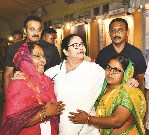 নুঙ্গিতে হবে দর্জি হাব, ১ কোটি কর্মসংস্থান: মমতা