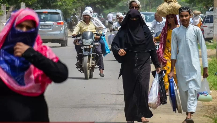 ‘মোল্লার বাচ্চারা’ এই এলাকা থেকে চলে যা... গুরুগ্রামে মুসলিম বিরোধী পোস্টার   