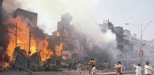 সহিংসতার মাঝেও সম্প্রীতির নিদর্শন:দাঙ্গাবাজদের হটিয়ে মাদ্রাসা থেকে ইমাম ও শিশুদের উদ্ধার শিখদের