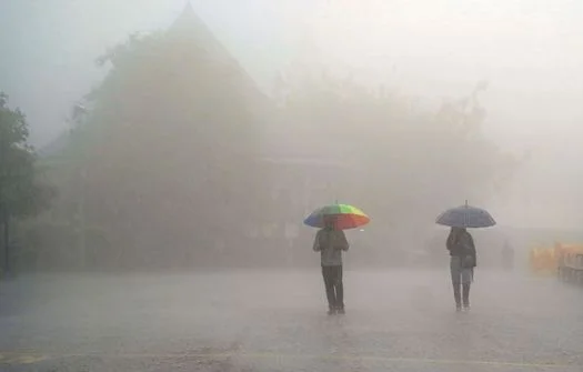 দক্ষিণবঙ্গে ভারী বৃষ্টির পূর্বাভাস, উত্তরবঙ্গে জারি কমলা সতর্কতা