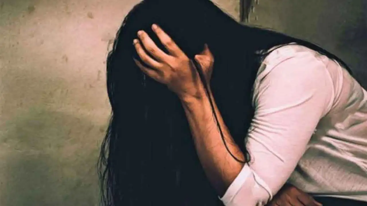 হরিয়ানায় তরুণীকে গণধর্ষণ, চলন্ত গাড়ি থেকে রাস্তায় ছুড়ে ফেলে হল নির্যাতিতাকে