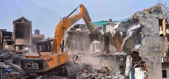 উত্তরপ্রদেশে ‘গায়ের জোরে’ ভেঙ্গে গুড়িয়ে দেওয়া হল গান্ধিবাদী সংগঠনের ১২টি ভবন