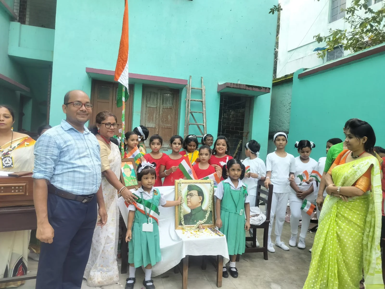 টাকি বিদ্যালয়ে মহাসমারোহে পালিত স্বাধীনতা দিবস