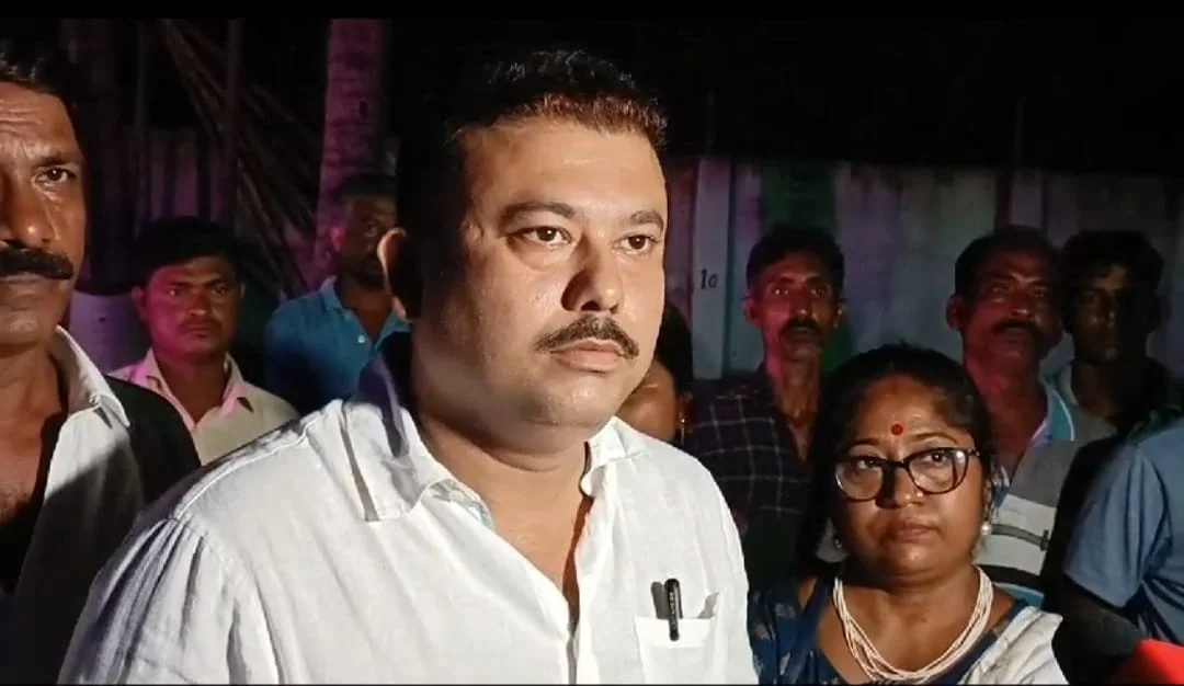 টাকি পুরসভার ভাইস চেয়ারম্যানের বিরুদ্ধে বিদ্রোহী  পাঁচ তৃণমূল কাউন্সিলরের ইস্তফার হুমকি
