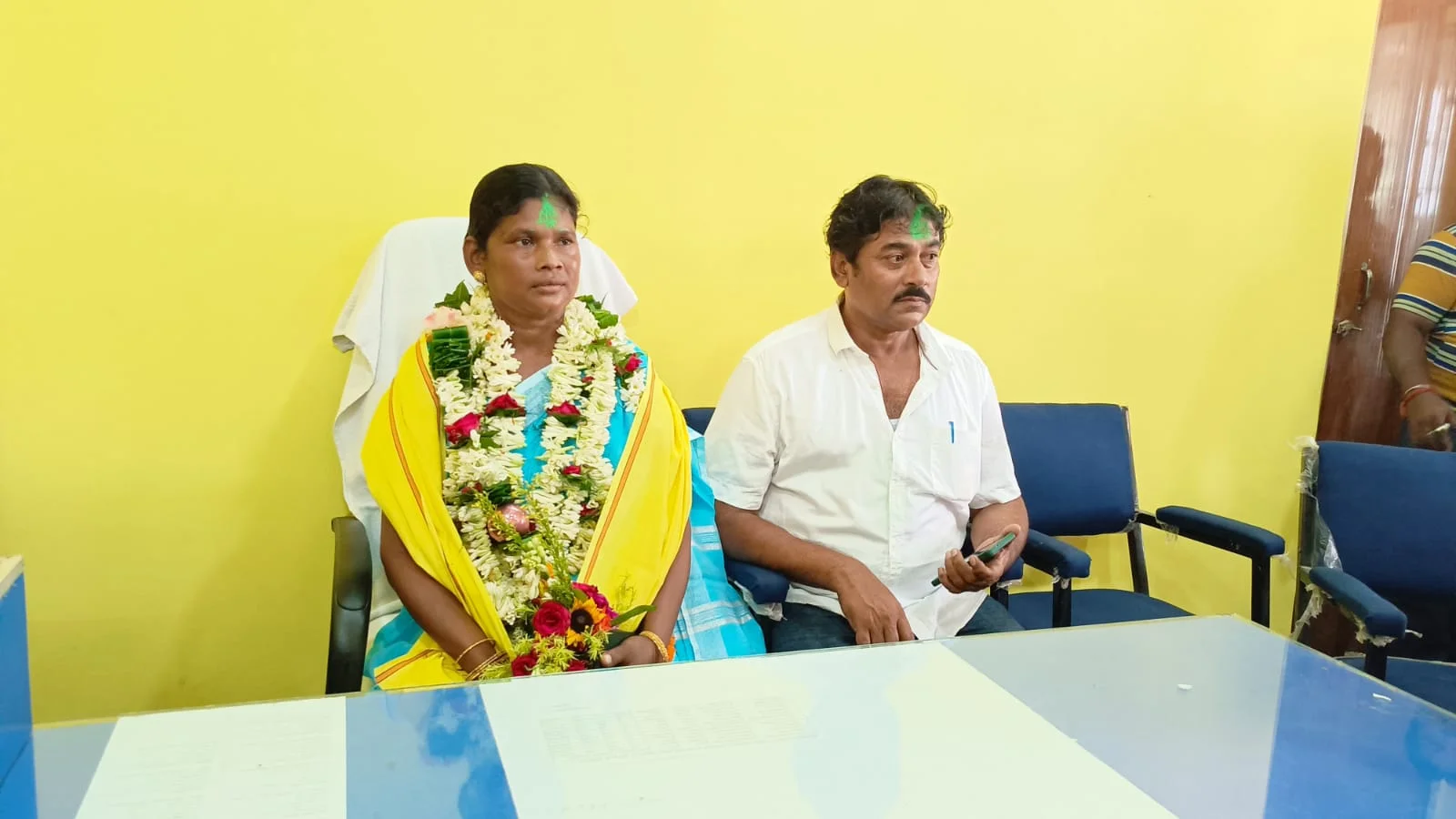 দেউচা পাঁচামি:  তৃণমূলের বিশাল জয়ে ২ জনপ্রতিনিধিকে পঞ্চায়েত সমিতির শীর্ষে বসাল শাসক দল