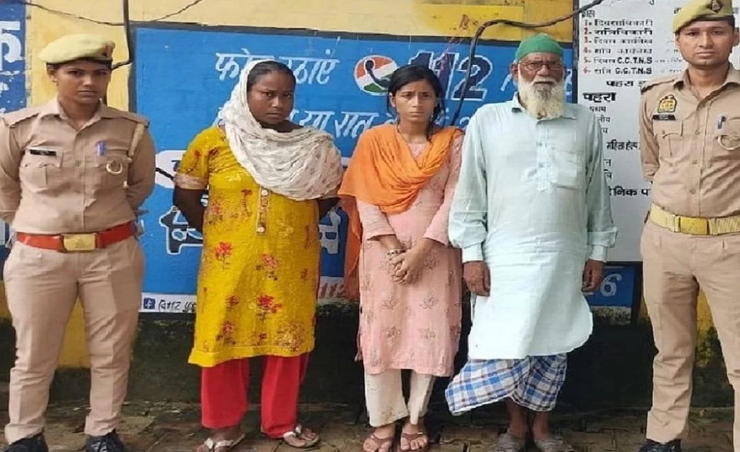 মন্দিরে নামায পড়ার অভিযোগ, উত্তরপ্রদেশে গ্রেফতার ৩