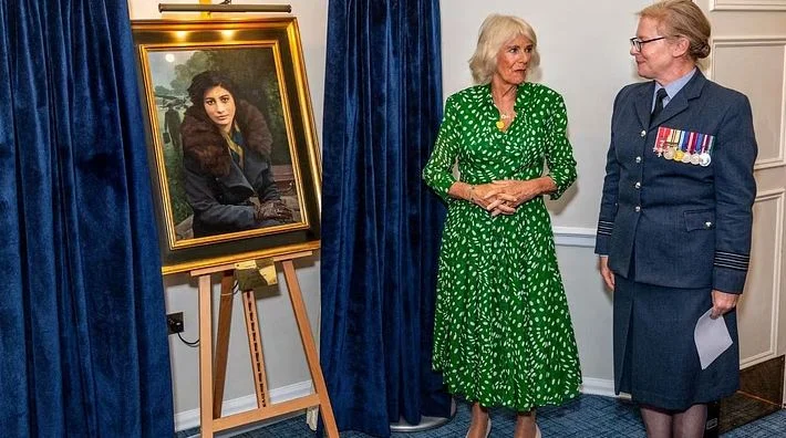 টিপুর বংশধর ব্রিটিশ গোয়েন্দা নূর ইনায়েত খানের প্রতিকৃতি  উন্মোচন করলেন রানী ক্যামিলা