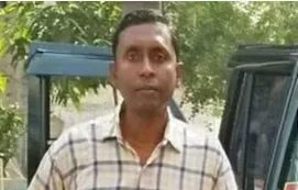 ১১ লক্ষ টাকা দিয়ে বান্ধবীকে গাড়ি উপহার, কনস্টেবল মনোজিতের কোটির সম্পত্তি দেখে চোখ কপালে