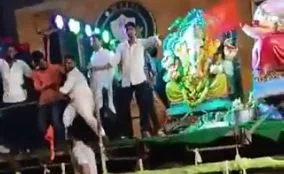 সাম্প্রদায়িক হিংসার মাঝেই সম্প্রীতির বার্তা, পুজো বিসর্জনে বাজল ‘মারহাবা ইয়া মোস্তফা’