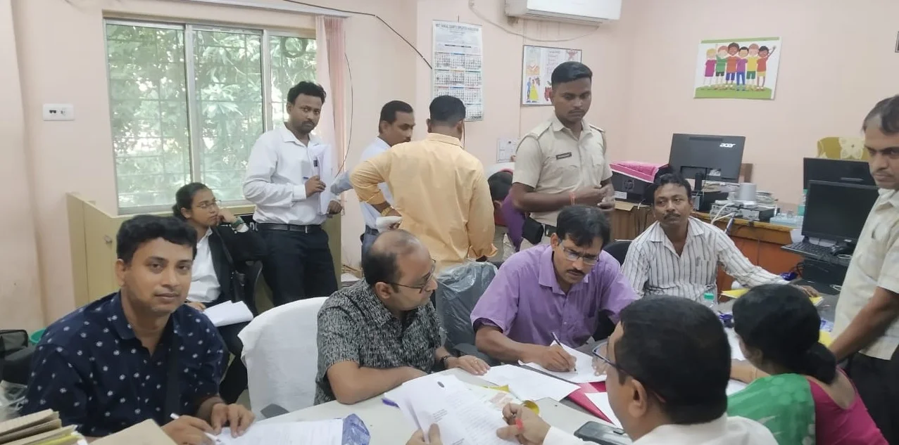 আজ সারা দেশের বিভিন্ন নিম্ন আদালতে বসল জাতীয় লোক আদালত