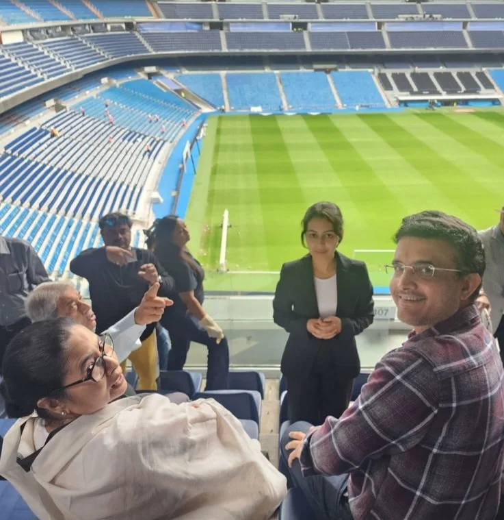 স্যান্টিয়াগো বার্নেবু দেখে মুগ্ধ মুখ্যমন্ত্রী মমতা বন্দ্যোপাধ্যায়