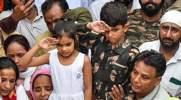 নিশ্চিন্তের জীবন প্রত্যাখ্যান করে বলেছিলেন 'নো স্যার', কাশ্মীরে নিহত কর্নেল মনপ্রীত সিং বেছে নিয়েছিলেন জঙ্গি অভিযানের নেতৃত্ব