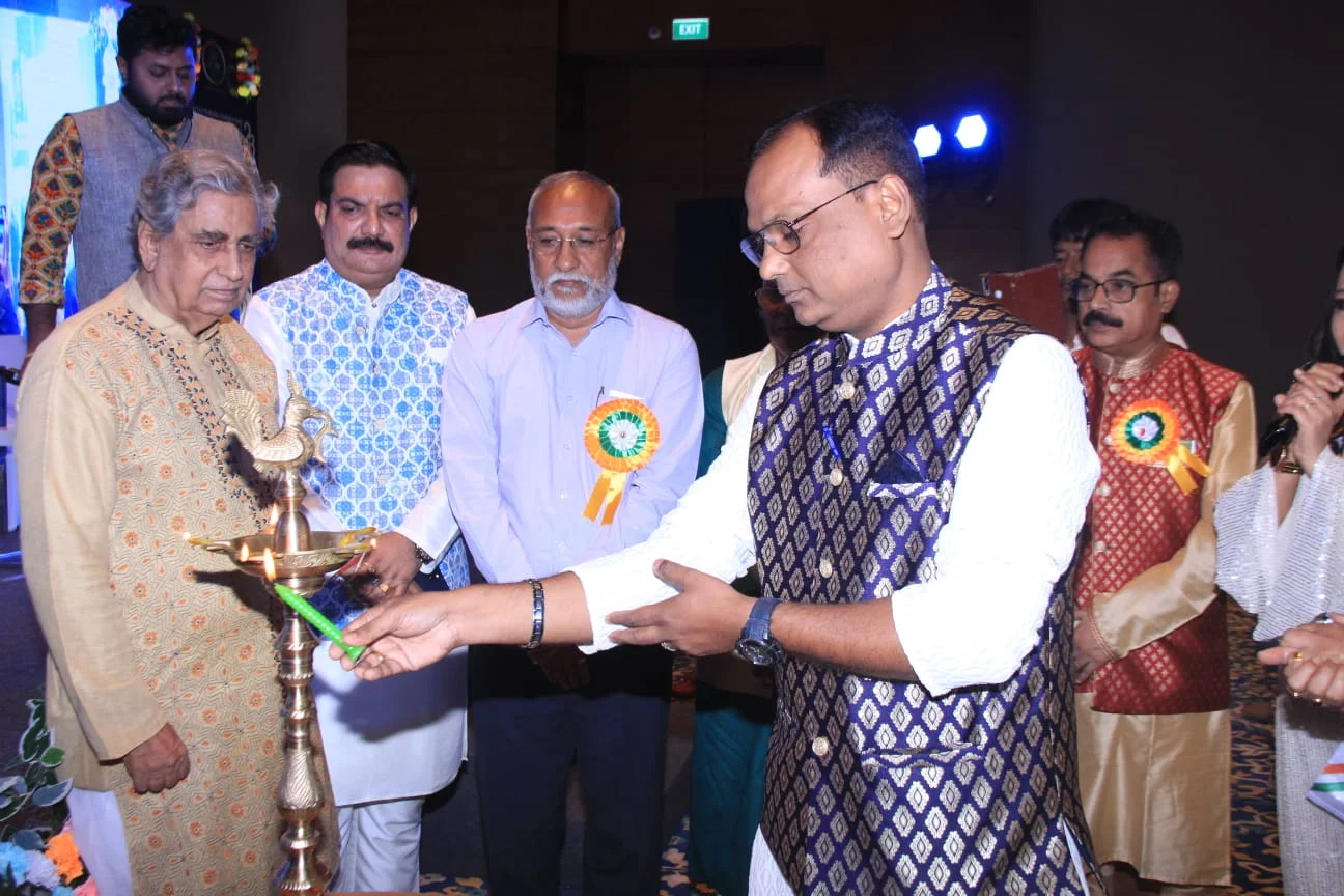 বঙ্গ গৌরব সম্মান ২০২৩' এবং 'নেতাজী সুভাষচন্দ্র বোস গ্লোবাল আইকন লিডার অ্যাওয়ার্ড পেলেন ৯৩ জন 