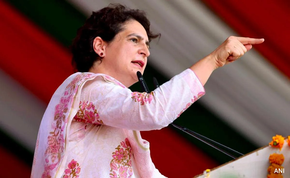 হিমাচলে দুর্যোগ কবলিত আপেল কৃষকদের লুটছেন আদানি: প্রিয়াঙ্কা গান্ধি