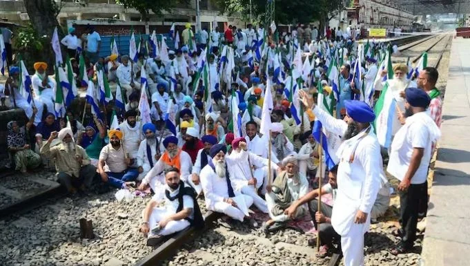 পঞ্জাবে কৃষকদের ডাকা 'রেল রোকো' বিক্ষোভ, বাতিল ১৮০টি ট্রেন