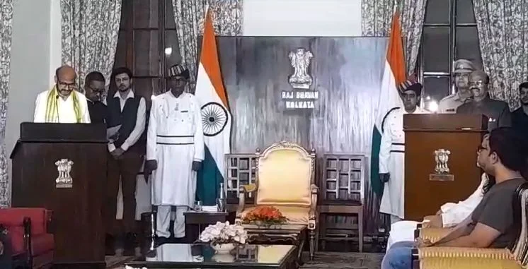 নজিরবিহীন ঘটনা, তৃণমূল বিধায়ককে শপথবাক্য পাঠ রাজ্যপালের