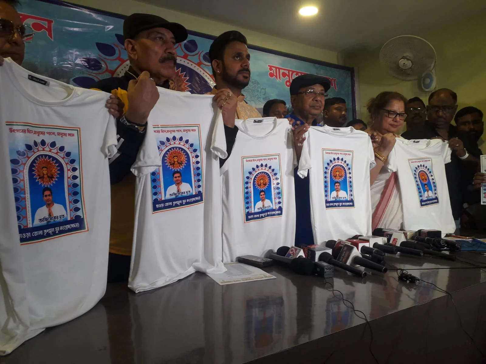 যেতে নাহি দেব, চোখের জলে কি রুখবে বিডিওর বদলি!