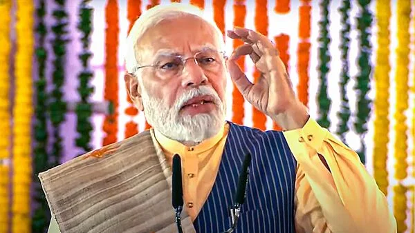 হিন্দুদের সব দিলে মুসলিমদের কি দেব? ফের একবার ধর্মীয় রাজনীতি উসকে দিয়ে প্রচারে মোদি