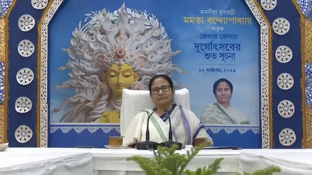 কলকাতাসহ জেলার ৮০০ পুজোর উদ্বোধন মমতার