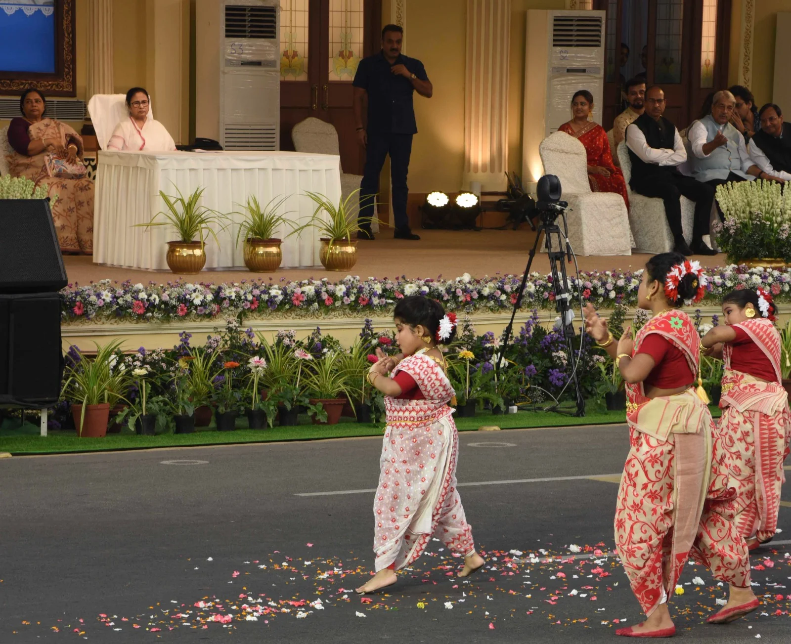 দুর্গাপুজোর কার্নিভাল, রেড রোডে মমতা বন্দ্যোপাধ্যায়