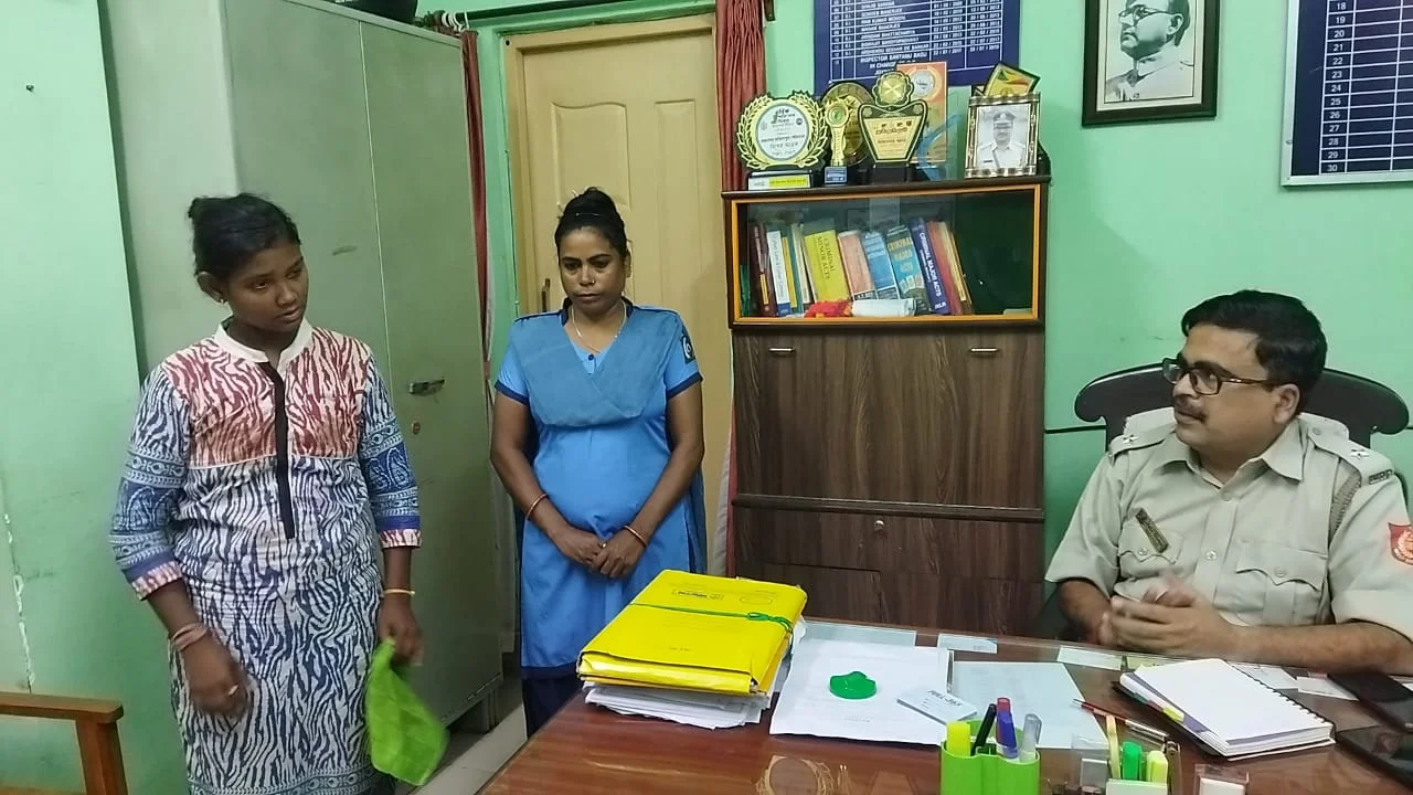 জয়নগর থানার পুলিশের তৎপরতায় উদ্ধার হওয়া মেয়েকে পাঠানো হল সরকারি আশ্রয়স্থলে