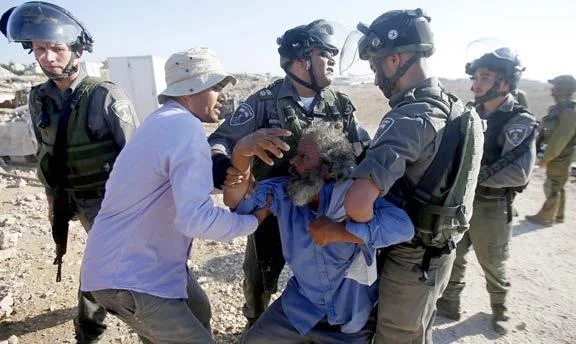 অসহায় বিশ্ব!