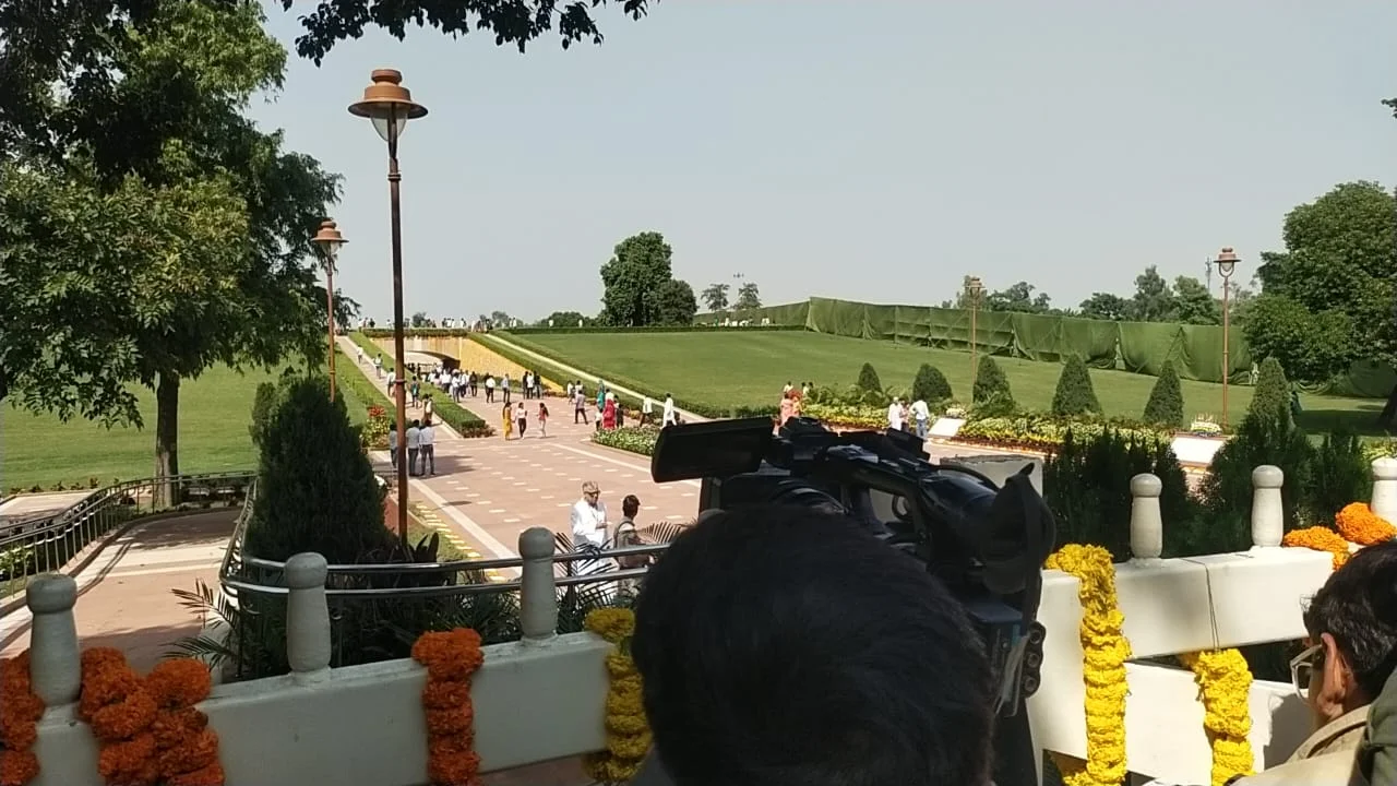 কেন্দ্রীয় বঞ্চনার প্রতিবাদে দিল্লিতে ধরনায় তৃণমূল, রয়েছেন অভিষেক- ববি হাকিম সহ একাধিক নেতৃত্ব
