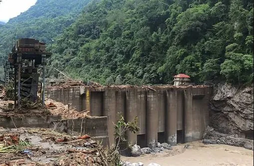 ‘রাখে আল্লাহ মারে কে’, তিস্তার ভয়াবহ করাল গ্রাস থেকে প্রাণে বাঁচলেন ১৫০ শ্রমিক