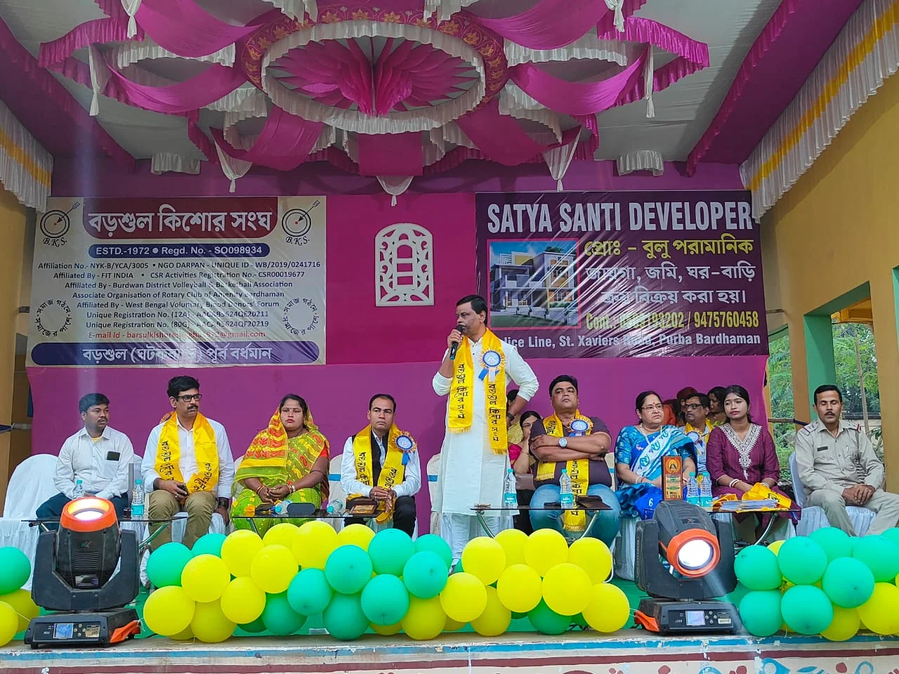সিভিক পুলিশকে দুর্ঘটনা জনিত বীমা, ৩০০ জন দুঃস্থ মহিলাকে শাড়ি বিতরণ