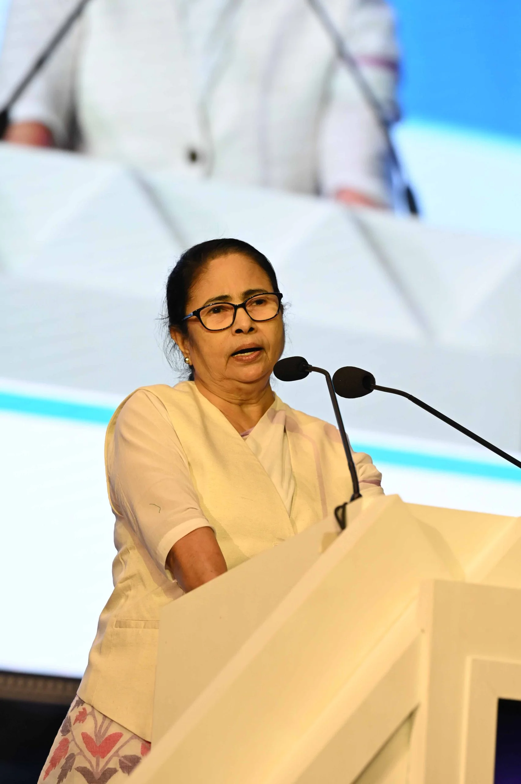তিন বছরে ২০ হাজার কোটি টাকা প্রতিশ্রুতি আম্বানির